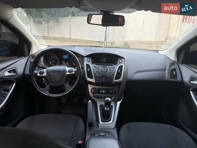 Синий Форд Фокус, объемом двигателя 1 л и пробегом 175 тыс. км за 5600 $, фото 1 на Automoto.ua