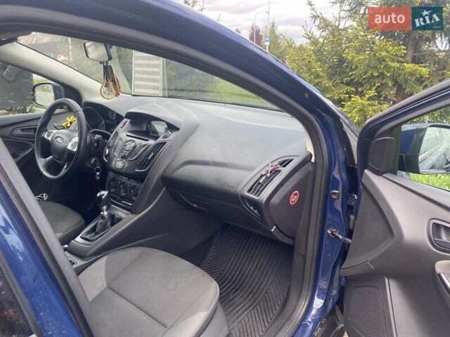 Синий Форд Фокус, объемом двигателя 1.6 л и пробегом 206 тыс. км за 7700 $, фото 2 на Automoto.ua