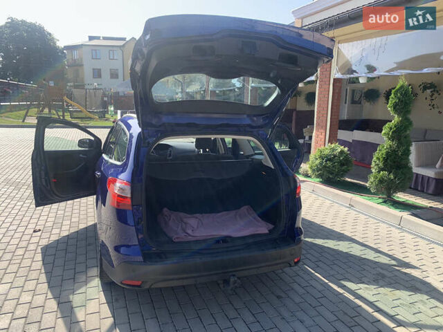 Синий Форд Фокус, объемом двигателя 1.6 л и пробегом 252 тыс. км за 8080 $, фото 6 на Automoto.ua