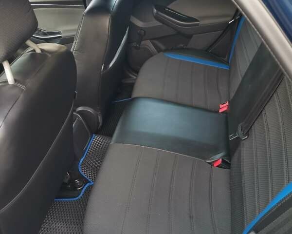 Синий Форд Фокус, объемом двигателя 1.6 л и пробегом 240 тыс. км за 7800 $, фото 8 на Automoto.ua