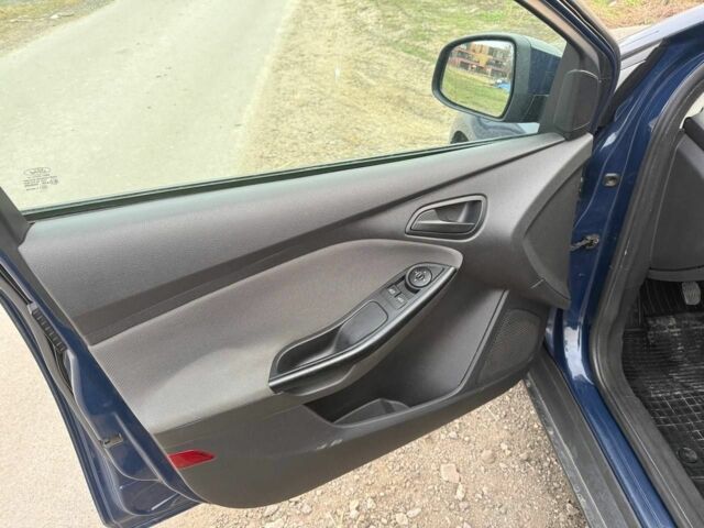 Синій Форд Фокус, об'ємом двигуна 0 л та пробігом 338 тис. км за 2882 $, фото 8 на Automoto.ua