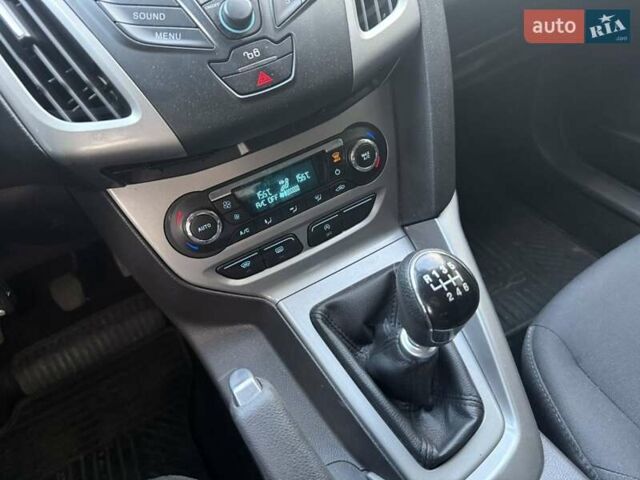 Синий Форд Фокус, объемом двигателя 1 л и пробегом 175 тыс. км за 5600 $, фото 13 на Automoto.ua