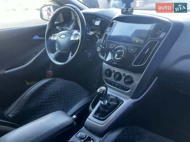 Синий Форд Фокус, объемом двигателя 1.56 л и пробегом 274 тыс. км за 6999 $, фото 7 на Automoto.ua