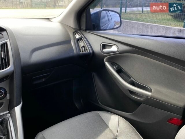 Синий Форд Фокус, объемом двигателя 1.56 л и пробегом 312 тыс. км за 6999 $, фото 15 на Automoto.ua