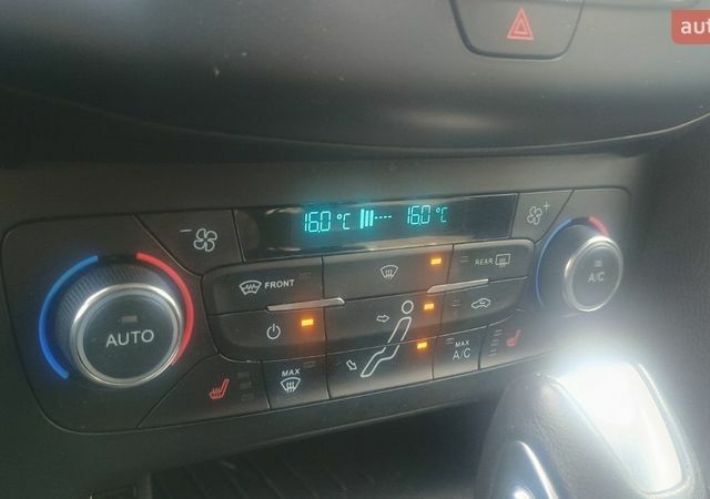 Синий Форд Фокус, объемом двигателя 1.5 л и пробегом 228 тыс. км за 11200 $, фото 14 на Automoto.ua