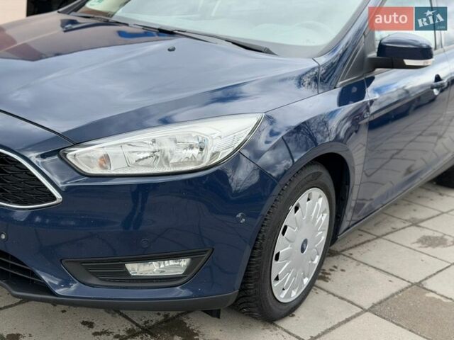 Синій Форд Фокус, об'ємом двигуна 1.5 л та пробігом 339 тис. км за 8299 $, фото 2 на Automoto.ua