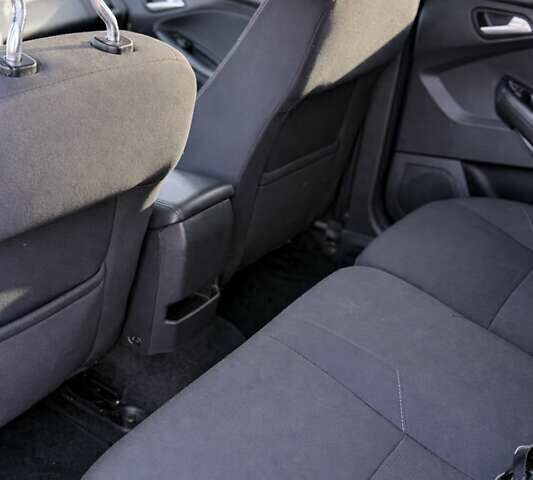 Синий Форд Фокус, объемом двигателя 1.5 л и пробегом 142 тыс. км за 8200 $, фото 5 на Automoto.ua