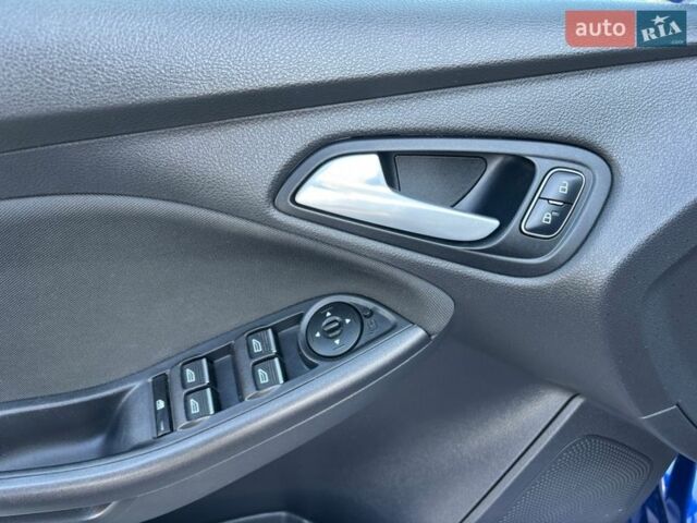 Синій Форд Фокус, об'ємом двигуна 2 л та пробігом 220 тис. км за 10000 $, фото 20 на Automoto.ua