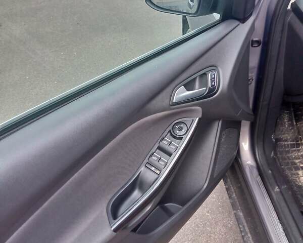 Синій Форд Фокус, об'ємом двигуна 1.5 л та пробігом 189 тис. км за 10200 $, фото 15 на Automoto.ua