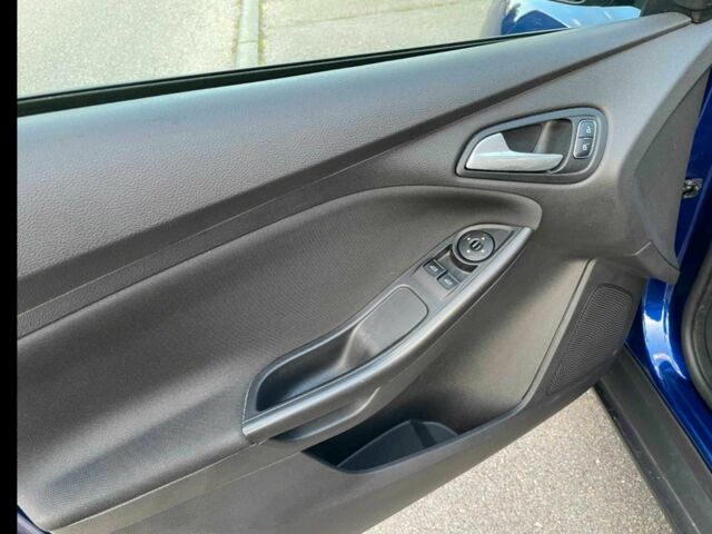 Синий Форд Фокус, объемом двигателя 1.5 л и пробегом 162 тыс. км за 9400 $, фото 10 на Automoto.ua