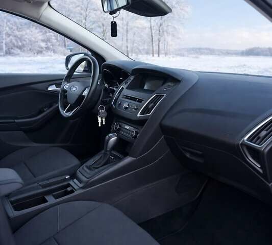 Синий Форд Фокус, объемом двигателя 1.5 л и пробегом 142 тыс. км за 8200 $, фото 4 на Automoto.ua