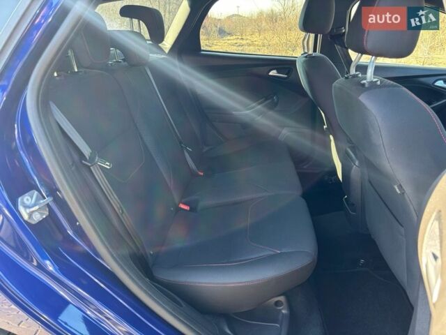 Синий Форд Фокус, объемом двигателя 2 л и пробегом 220 тыс. км за 9900 $, фото 16 на Automoto.ua