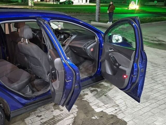 Синий Форд Фокус, объемом двигателя 1.5 л и пробегом 240 тыс. км за 8900 $, фото 10 на Automoto.ua