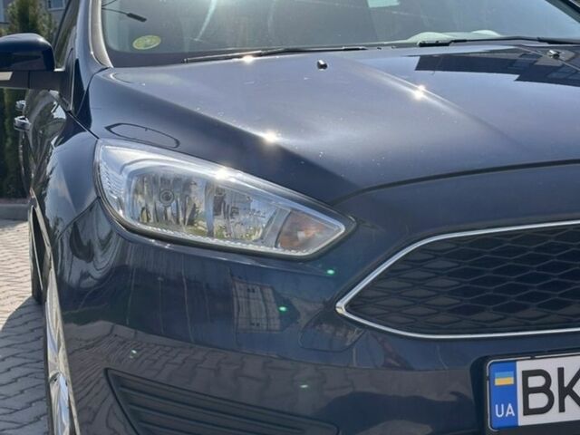 Синій Форд Фокус, об'ємом двигуна 1.5 л та пробігом 241 тис. км за 8200 $, фото 7 на Automoto.ua