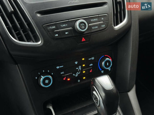 Синий Форд Фокус, объемом двигателя 1.5 л и пробегом 191 тыс. км за 10500 $, фото 30 на Automoto.ua