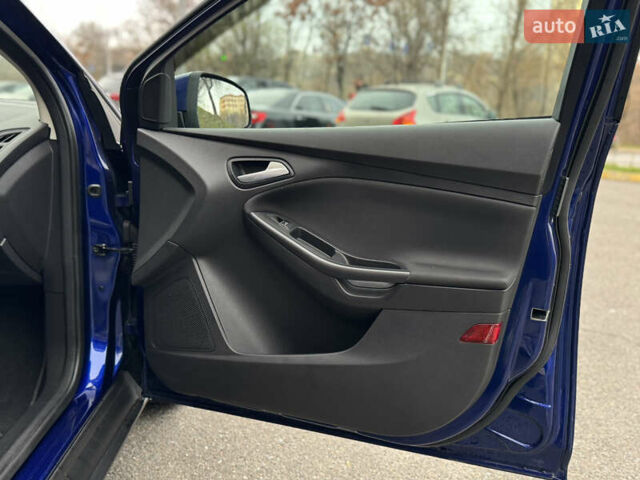 Синий Форд Фокус, объемом двигателя 1.5 л и пробегом 191 тыс. км за 10500 $, фото 43 на Automoto.ua