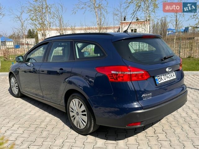 Синій Форд Фокус, об'ємом двигуна 1.5 л та пробігом 241 тис. км за 8200 $, фото 3 на Automoto.ua