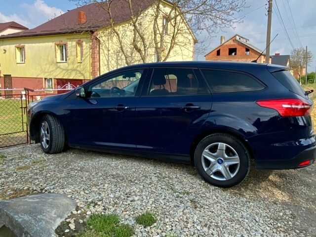 Синий Форд Фокус, объемом двигателя 1.6 л и пробегом 225 тыс. км за 9600 $, фото 1 на Automoto.ua