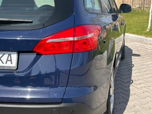 Синій Форд Фокус, об'ємом двигуна 1.5 л та пробігом 241 тис. км за 8200 $, фото 4 на Automoto.ua
