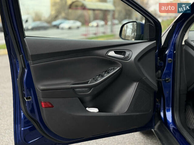 Синий Форд Фокус, объемом двигателя 1.5 л и пробегом 191 тыс. км за 10500 $, фото 21 на Automoto.ua