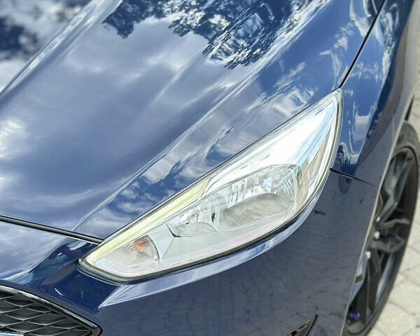 Синій Форд Фокус, об'ємом двигуна 1.5 л та пробігом 208 тис. км за 10100 $, фото 3 на Automoto.ua