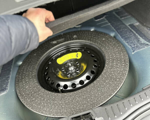 Синий Форд Фокус, объемом двигателя 1.5 л и пробегом 208 тыс. км за 10300 $, фото 15 на Automoto.ua