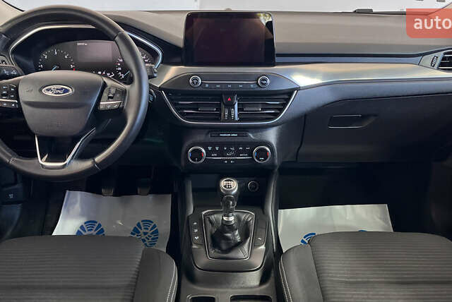 Синій Форд Фокус, об'ємом двигуна 1.5 л та пробігом 229 тис. км за 12650 $, фото 20 на Automoto.ua