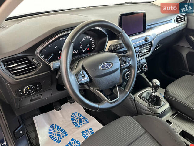 Синій Форд Фокус, об'ємом двигуна 1.5 л та пробігом 229 тис. км за 12650 $, фото 5 на Automoto.ua