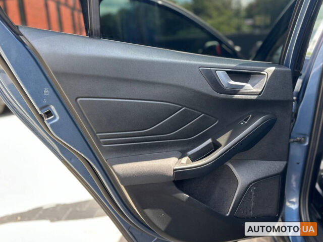 Синій Форд Фокус, об'ємом двигуна 1.5 л та пробігом 206 тис. км за 15000 $, фото 20 на Automoto.ua
