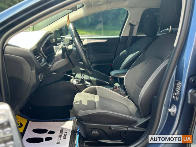 Синій Форд Фокус, об'ємом двигуна 1.5 л та пробігом 206 тис. км за 15000 $, фото 8 на Automoto.ua