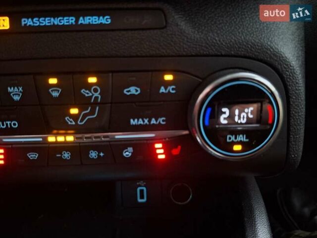 Синий Форд Фокус, объемом двигателя 1.5 л и пробегом 221 тыс. км за 14750 $, фото 17 на Automoto.ua