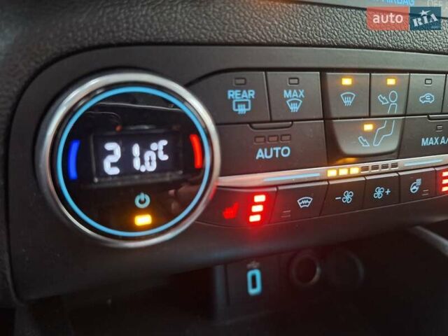 Синий Форд Фокус, объемом двигателя 1.5 л и пробегом 221 тыс. км за 14750 $, фото 18 на Automoto.ua