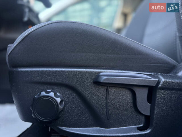 Синий Форд Фокус, объемом двигателя 1.5 л и пробегом 138 тыс. км за 14800 $, фото 47 на Automoto.ua