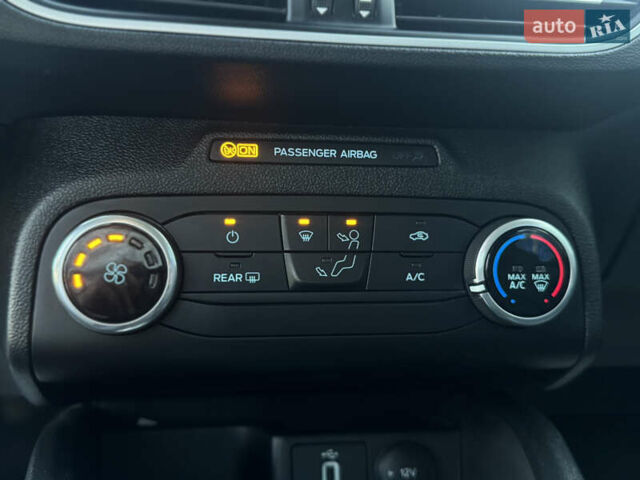 Синий Форд Фокус, объемом двигателя 1.5 л и пробегом 138 тыс. км за 14800 $, фото 62 на Automoto.ua