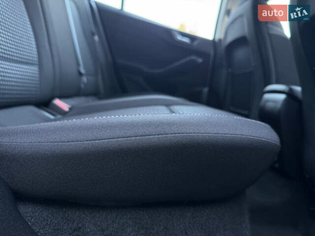 Синий Форд Фокус, объемом двигателя 1.5 л и пробегом 138 тыс. км за 14800 $, фото 80 на Automoto.ua