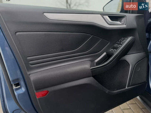 Синий Форд Фокус, объемом двигателя 1.6 л и пробегом 130 тыс. км за 14700 $, фото 31 на Automoto.ua