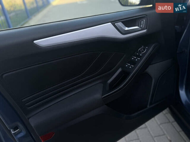 Синий Форд Фокус, объемом двигателя 1.5 л и пробегом 138 тыс. км за 14800 $, фото 40 на Automoto.ua