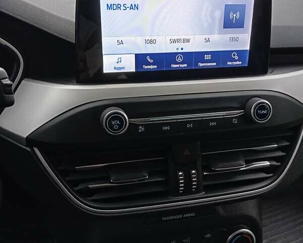 Синій Форд Фокус, об'ємом двигуна 1.5 л та пробігом 283 тис. км за 15169 $, фото 5 на Automoto.ua