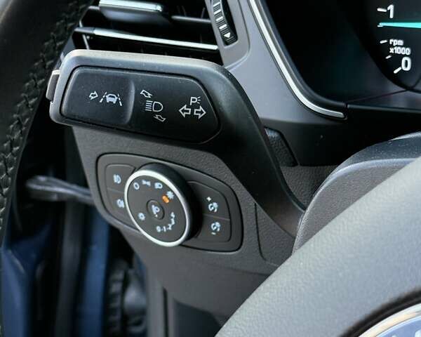 Синій Форд Фокус, об'ємом двигуна 1.5 л та пробігом 184 тис. км за 15500 $, фото 41 на Automoto.ua