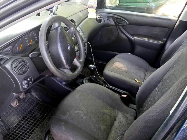 Зеленый Форд Фокус, объемом двигателя 1.8 л и пробегом 80 тыс. км за 2000 $, фото 2 на Automoto.ua