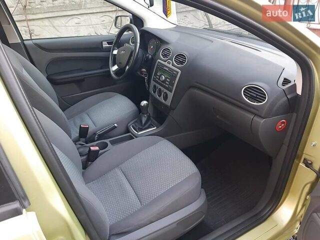 Зеленый Форд Фокус, объемом двигателя 1.6 л и пробегом 222 тыс. км за 4590 $, фото 12 на Automoto.ua