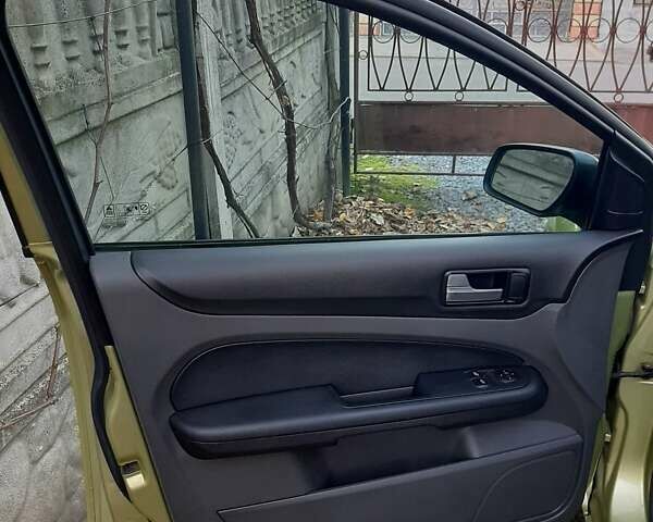 Зеленый Форд Фокус, объемом двигателя 1.6 л и пробегом 222 тыс. км за 4590 $, фото 18 на Automoto.ua