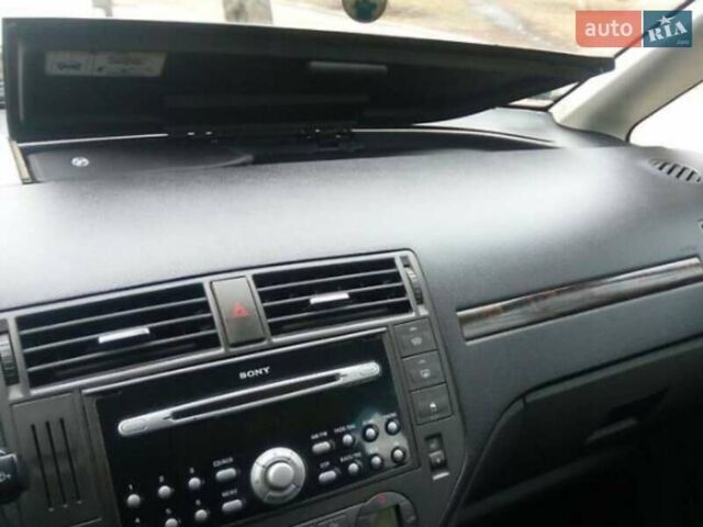 Зелений Форд Фокус, об'ємом двигуна 1.6 л та пробігом 290 тис. км за 4000 $, фото 13 на Automoto.ua