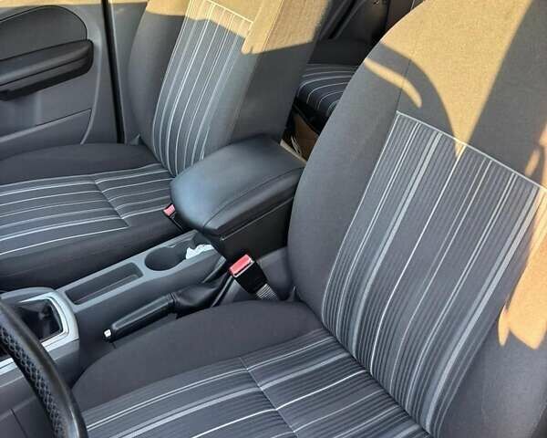 Зелений Форд Фокус, об'ємом двигуна 1.6 л та пробігом 260 тис. км за 4800 $, фото 7 на Automoto.ua