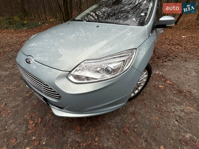 Зеленый Форд Фокус, объемом двигателя 0 л и пробегом 113 тыс. км за 8000 $, фото 5 на Automoto.ua