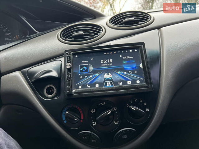 Зеленый Форд Фокус, объемом двигателя 2 л и пробегом 350 тыс. км за 2800 $, фото 11 на Automoto.ua