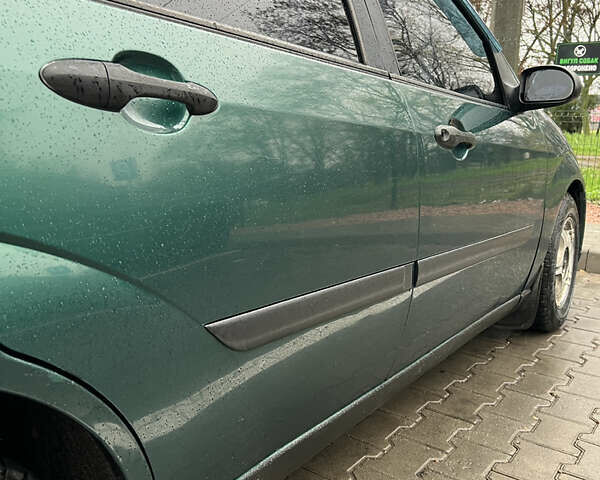 Зеленый Форд Фокус, объемом двигателя 2 л и пробегом 350 тыс. км за 2800 $, фото 4 на Automoto.ua