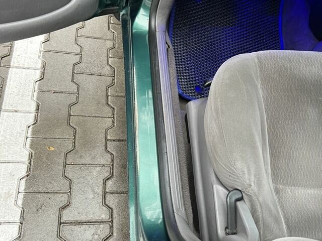 Зеленый Форд Фокус, объемом двигателя 2 л и пробегом 350 тыс. км за 2800 $, фото 6 на Automoto.ua