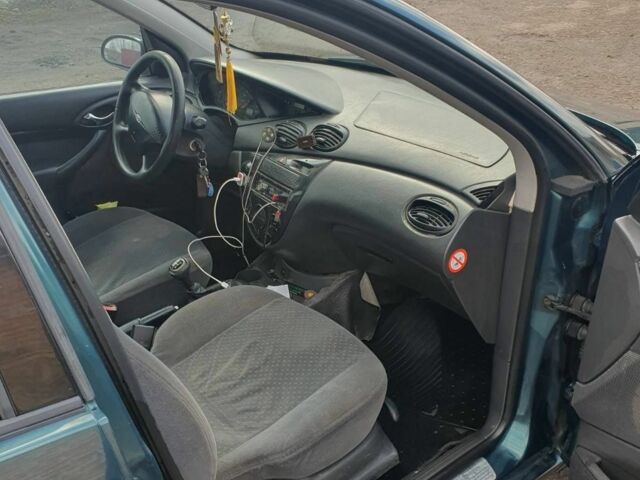 Зеленый Форд Фокус, объемом двигателя 1.8 л и пробегом 300 тыс. км за 3000 $, фото 5 на Automoto.ua