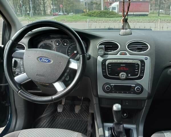 Зеленый Форд Фокус, объемом двигателя 1.6 л и пробегом 300 тыс. км за 4500 $, фото 3 на Automoto.ua